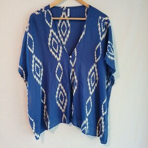 Passports‎ Summer One Button Top Size Small Will Fit Med/Lg Royal Blue White